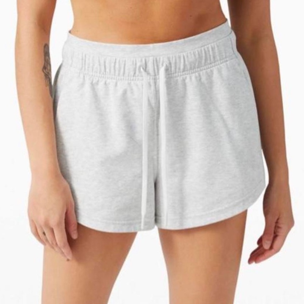 Lululemon women’s inner glow shorts